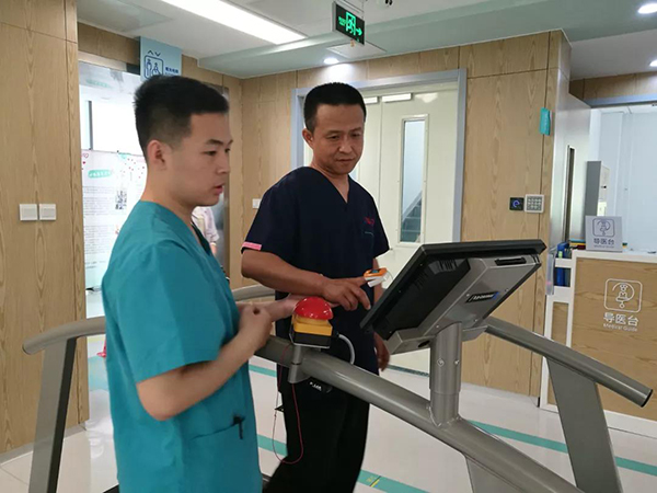 患者在做測(cè)評(píng)