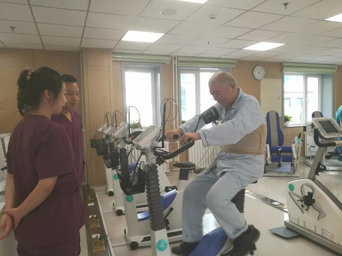 患者心外科術(shù)后的心臟康復(fù)訓(xùn)練